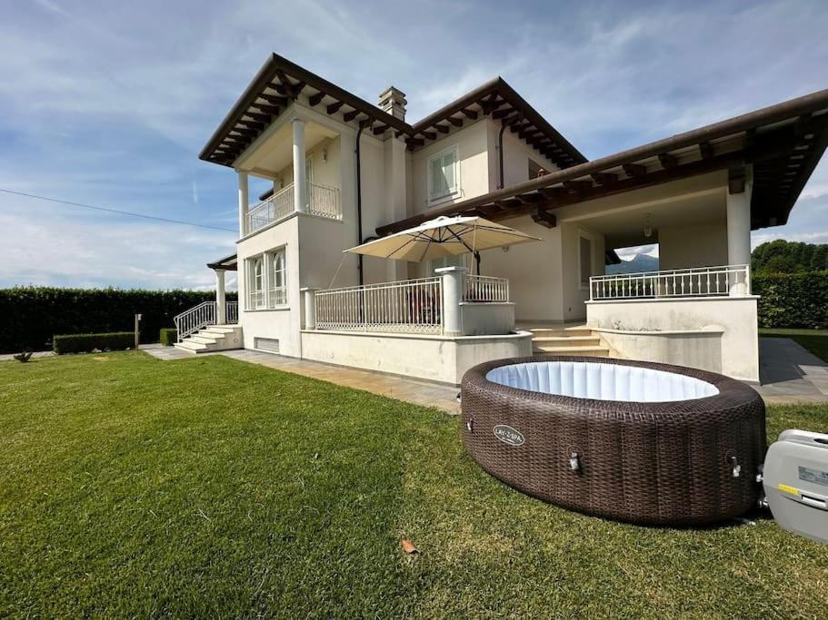 Villa Oriella - Piscina Idromassaggio E Relax -Versilia Camaiore Luaran gambar